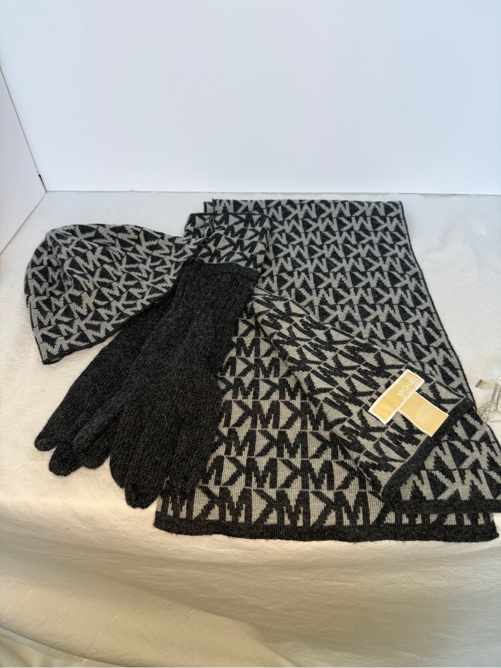 MICHAEL Michael Kors -Black & Gray MK Logo Knit Scarf, Beanie & Gloves Set